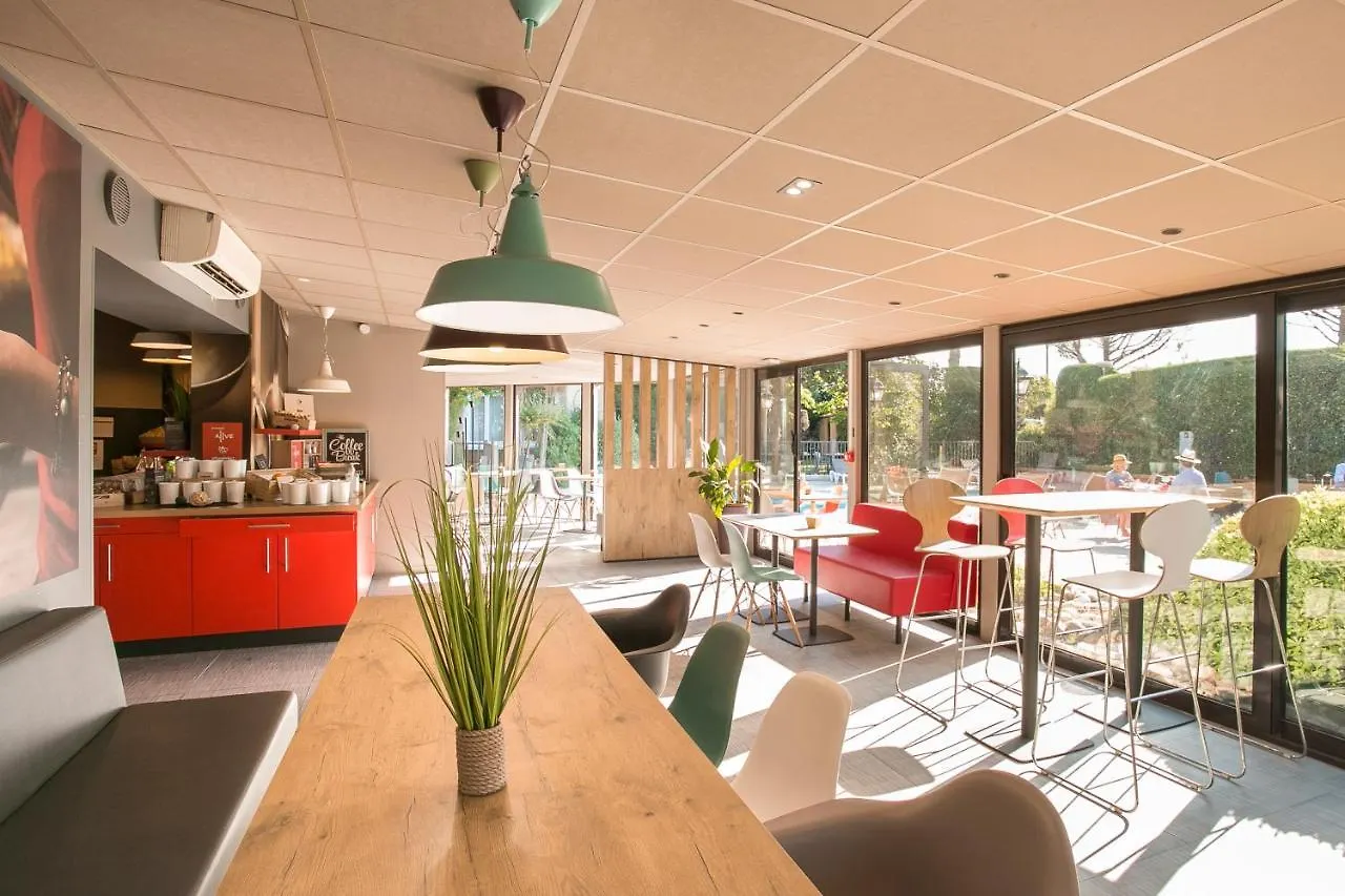 Ibis Avignon Sud Hotel 3*,
