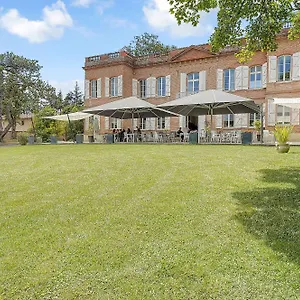 Western Premier Le Domaine De Montjoie France